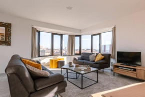 Huswell - Spacious & modern sea view apartment with garage